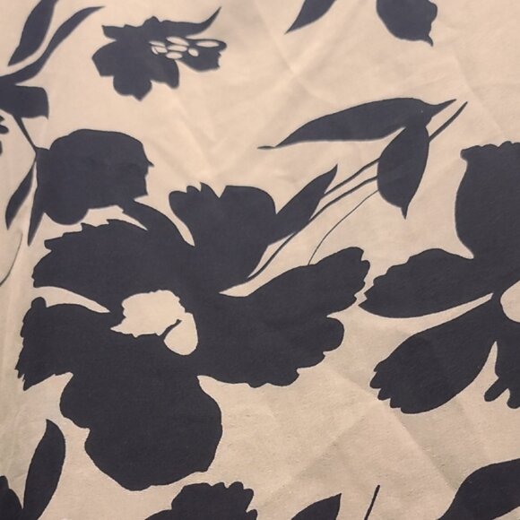 SHEIN Black and Cream Floral Blouse - Picture 2 of 7